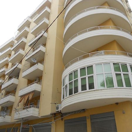 Elis Apartment Vlorë Esterno foto