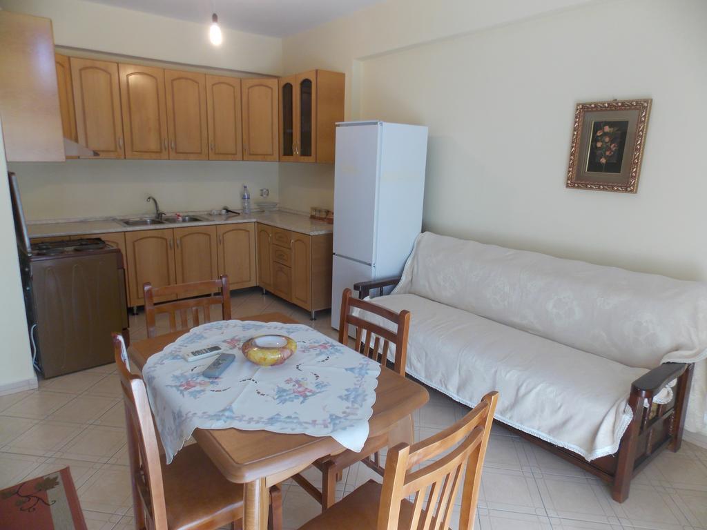 Elis Apartment Vlorë Esterno foto